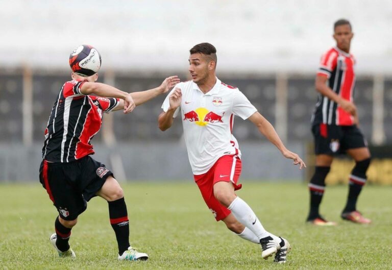 Ceará acerta a contratação de meio-campista e rescinde vínculo com Juninho Quixadá