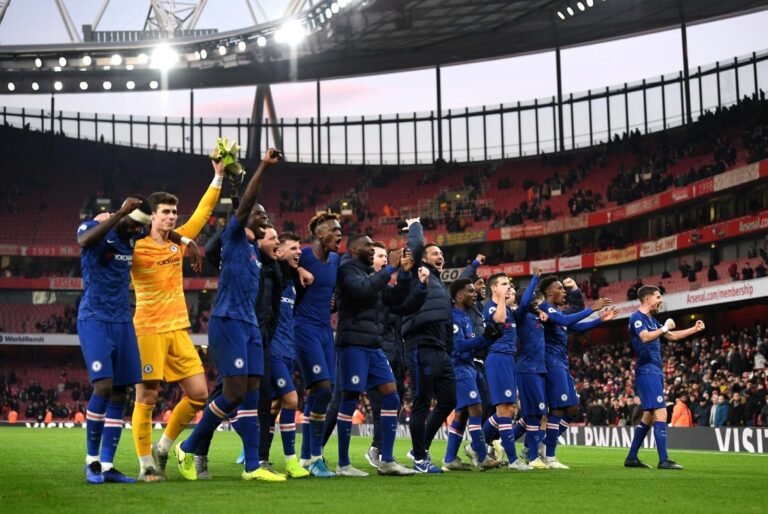Kepa Arrizabalaga vive má fase no Chelsea, mas Mason Mount afirma que ele ainda tem o apoio do elenco