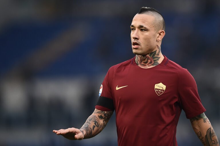 Nainggolan se aproxima da volta ao Cagliari