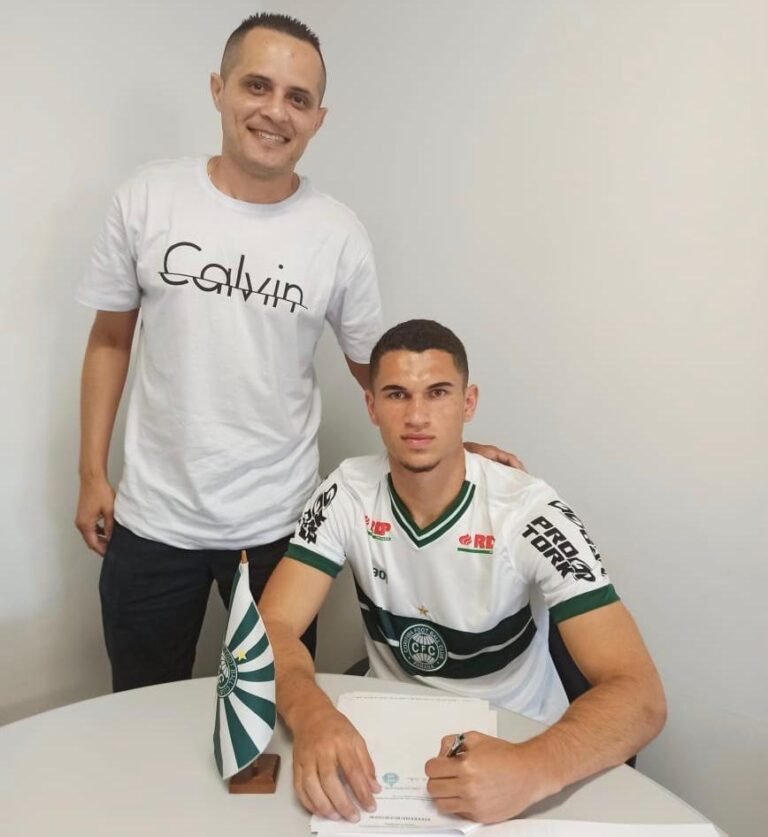 Após receber sondagens de clubes do Brasil e de fora, Márcio Gleyson assina novo contrato com o Coritiba