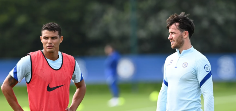 Thiago Silva e Ben Chilwell treinam em grupo pela primeira vez com o elenco do Chelsea