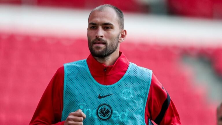 Bas Dost é o novo desejo de José Mourinho