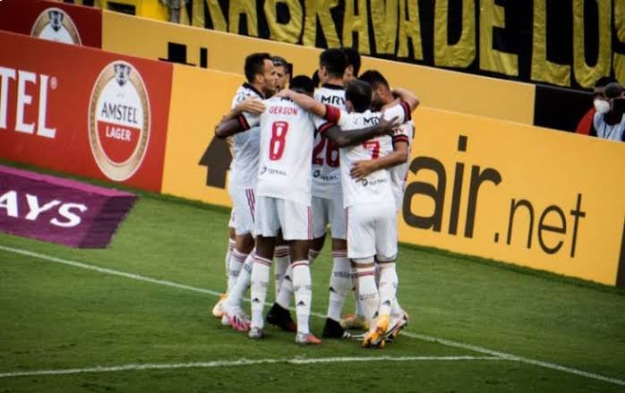 Flamengo supera dificuldades e vence jogo com Barcelona-EQU