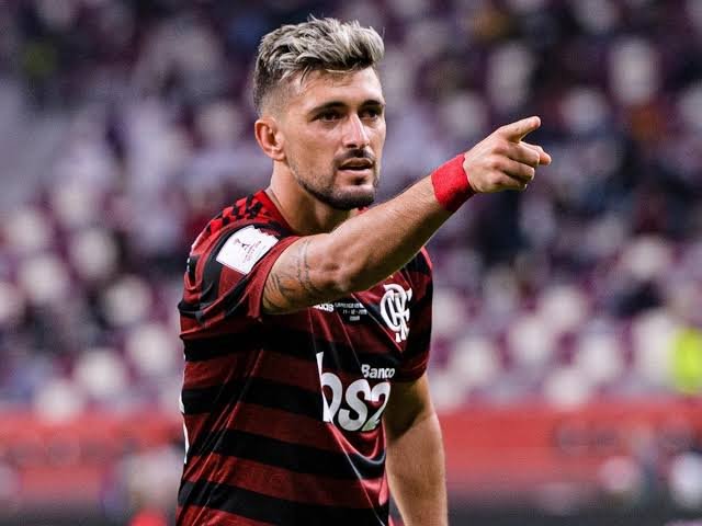 Clube árabe oferece 80 milhões de reais por Arrascaeta