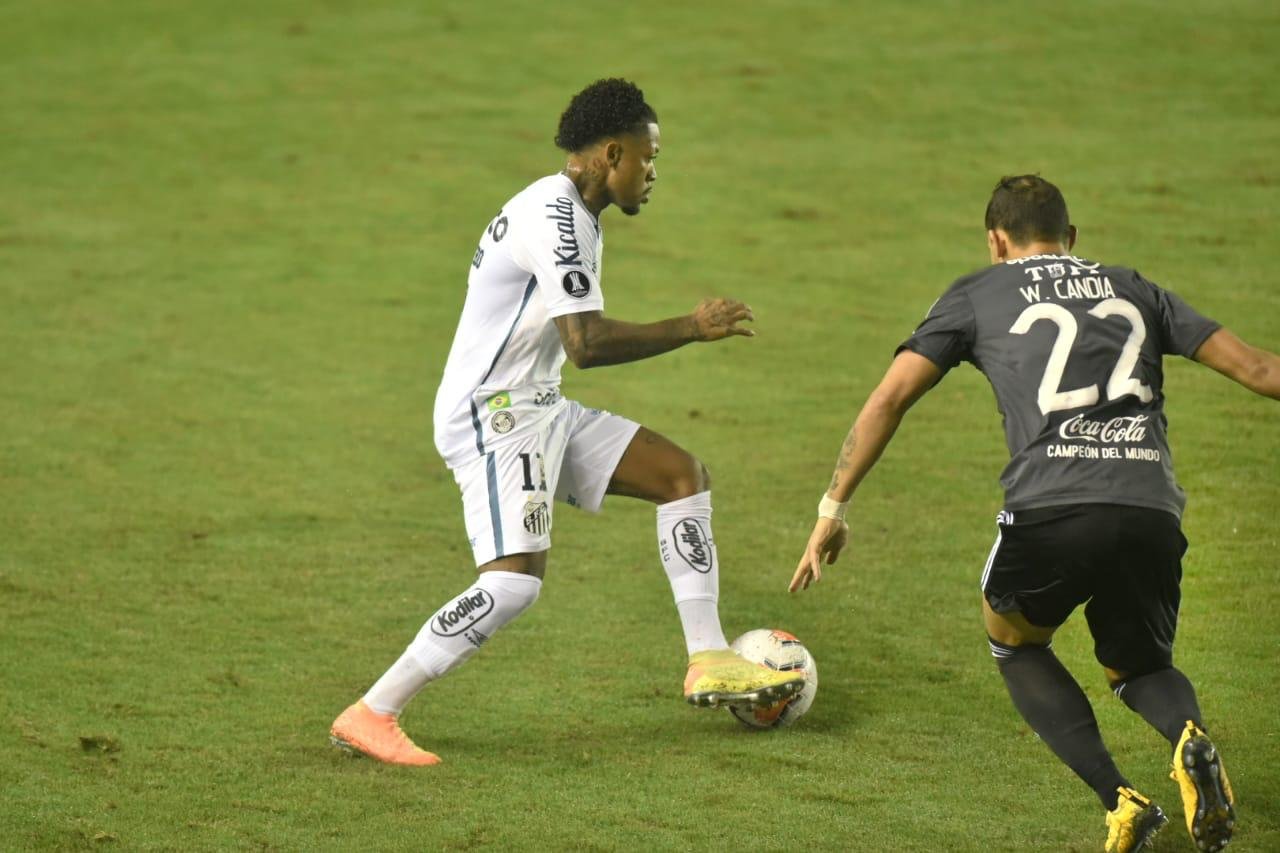 Análise: Santos esbarra na forte marcação do Olimpia