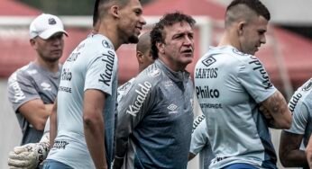 Análise: proibido de contratar, Cuca se reinventa no Santos