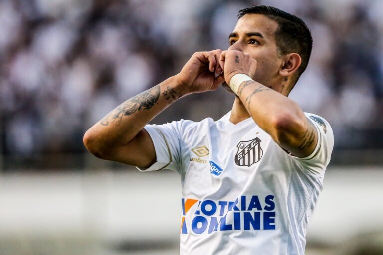 Terça-feira de Libertadores, o Santos enfrenta o Olímpia e reencontra Derlis Gonzalez