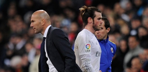 Zidane pede a saída de Bale