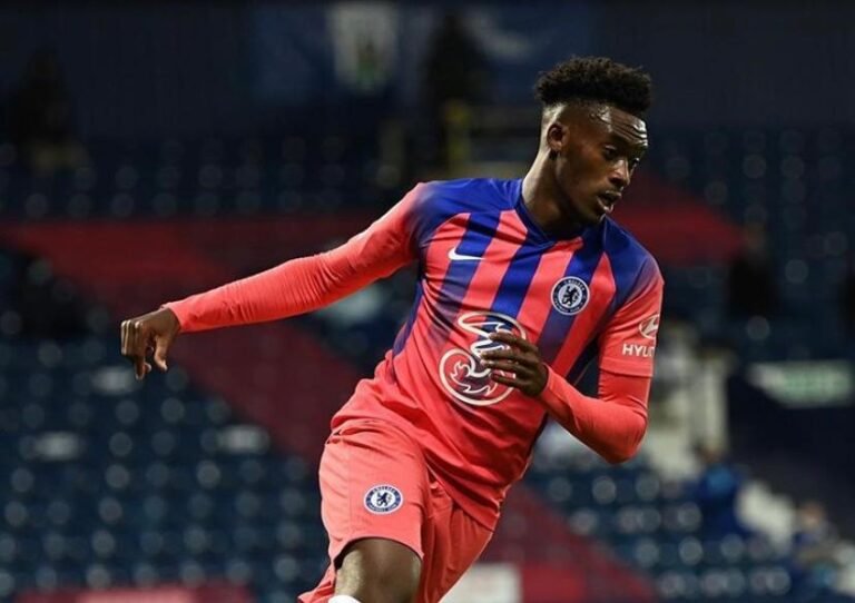 Bayern de Munique faz nova oferta por Hudson-Odoi, mas Chelsea não quer abrir mão do jogador