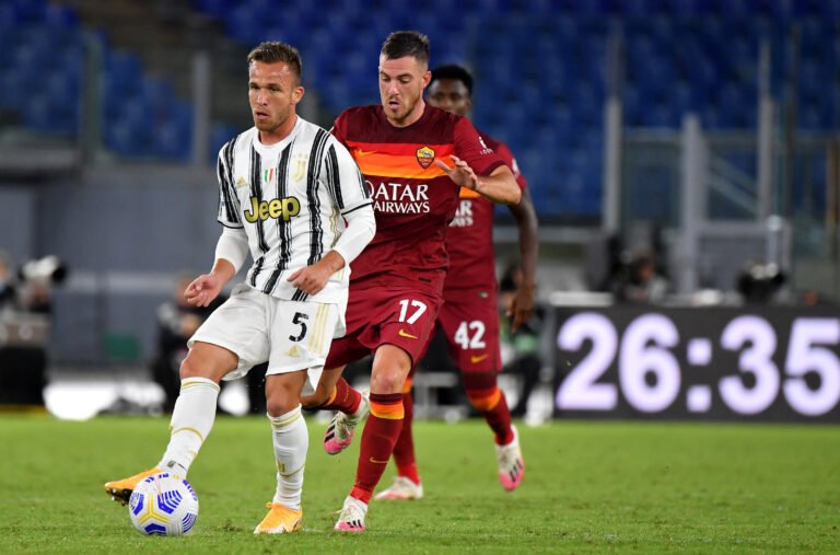“Seu futebol está ligado ao Barcelona”, diz Pirlo sobre Arthur