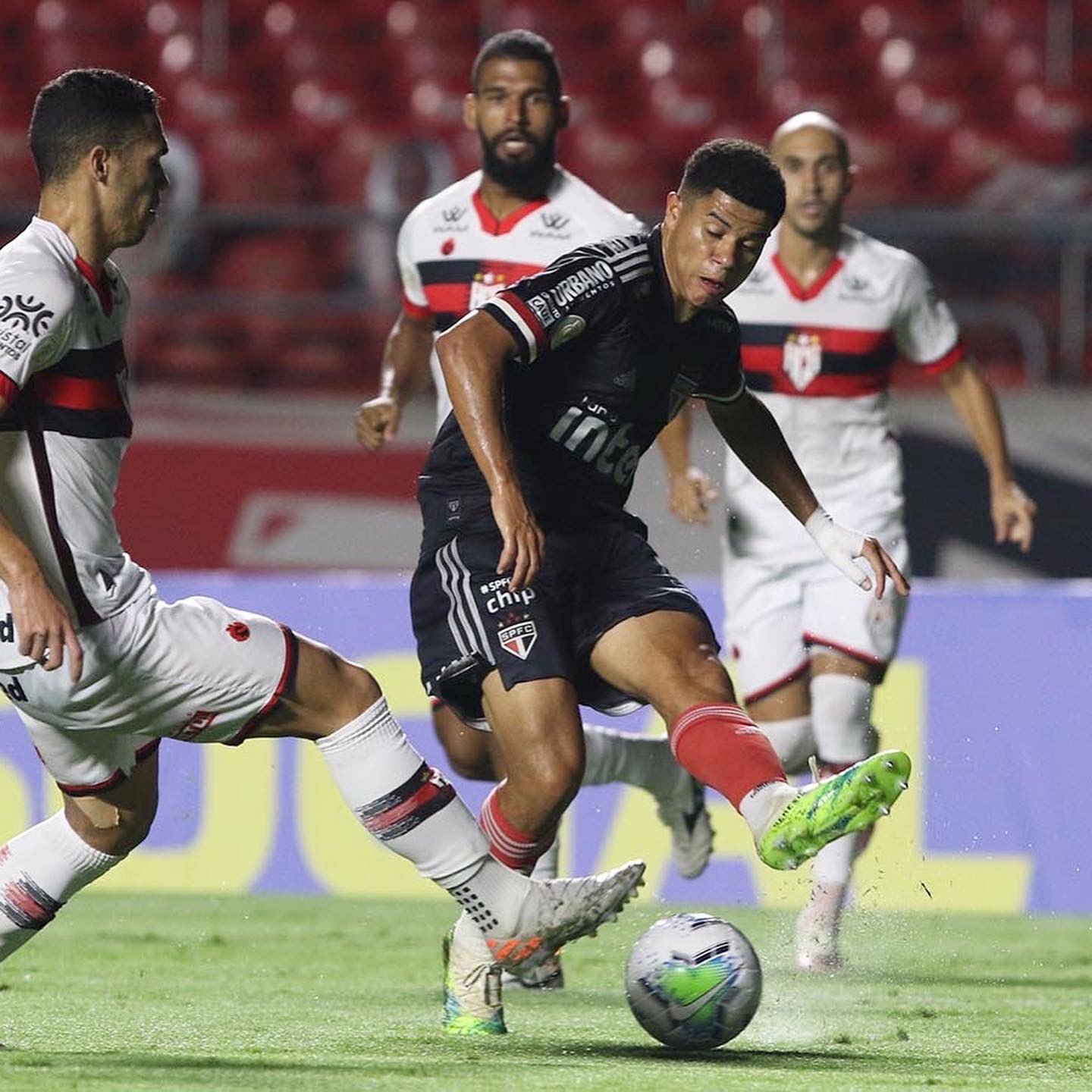 São Paulo perde peça importante para o clássico contra o Palmeiras