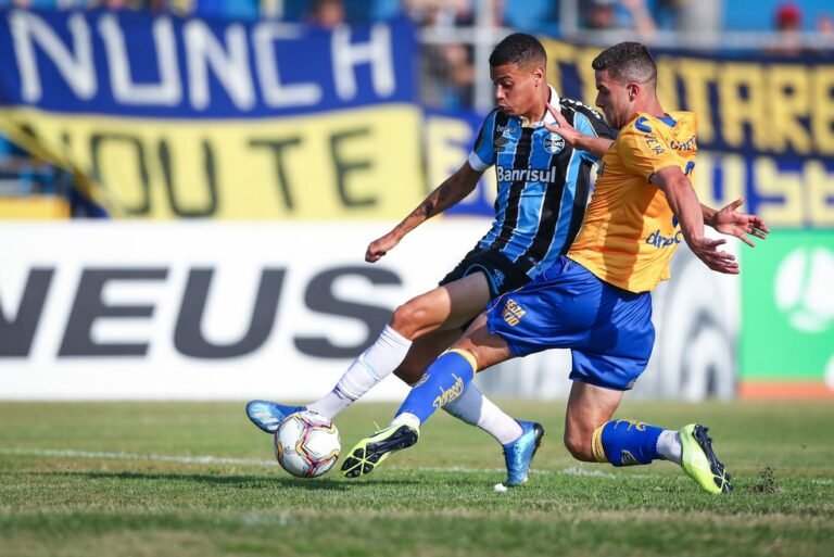 Meio-campista do Grêmio recusa proposta de clube belga