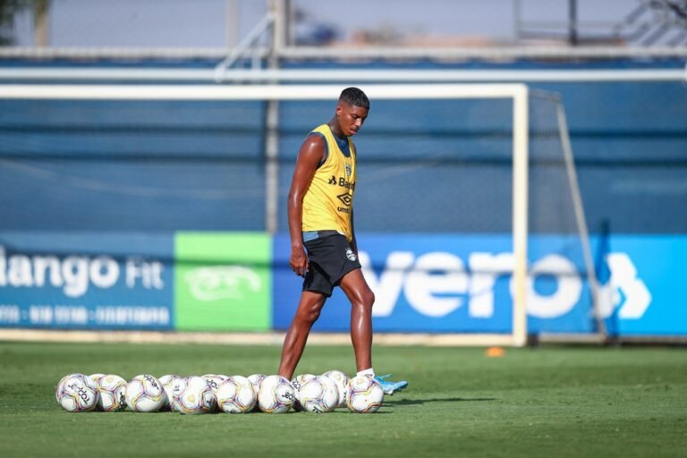 Jean Pyerre está em fase final do período de recondicionamento muscular e em breve retornará aos gramados