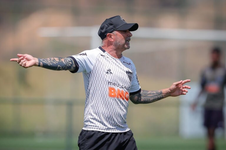 Maratona de 4 jogos em 10 dias marca o início do mês de outubro para o Atlético