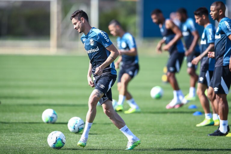 Grêmio finalizou neste sábado preparação para enfrentar o Santos