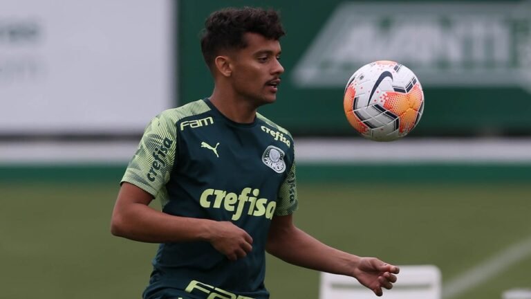 Desgastado no Palmeiras, Scarpa já foi desejo do São Paulo
