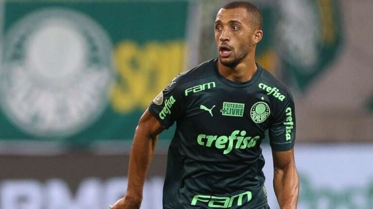 Palmeiras acerta venda de Vitor Hugo
