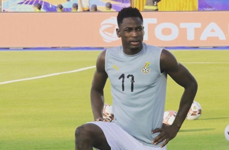 Watford e Middlesbrough têm interesse em Baba Rahman, jogador do Chelsea