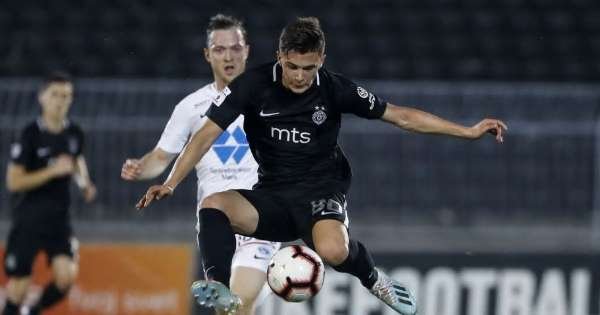 Manchester City prepara oferta milionária por jovem sérvio
