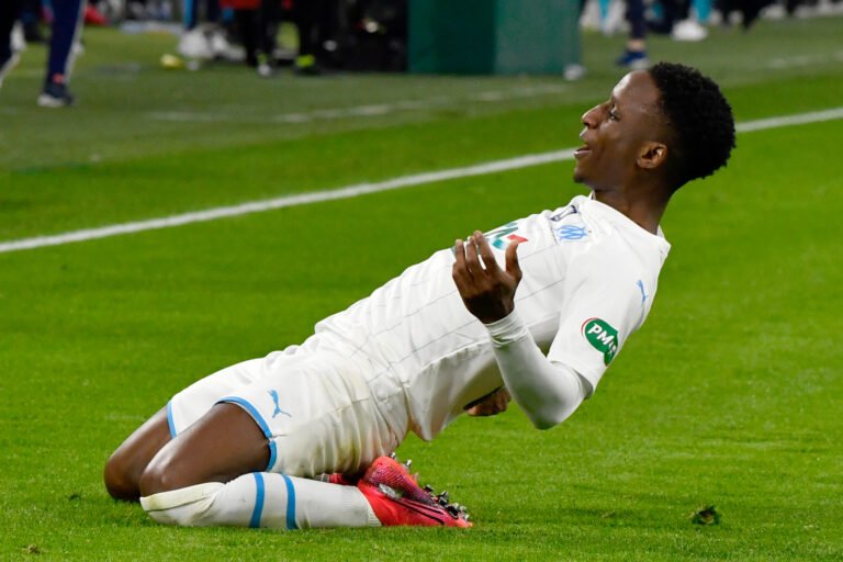 Bayern de Munique acerta a contratação do lateral-direito Bouna Sarr
