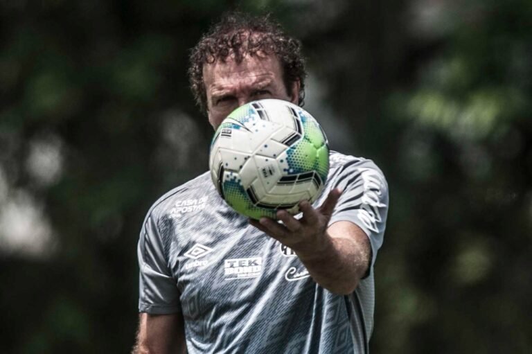 Cuca acredita em Lucas Veríssimo na Seleção: “É um jogador diferenciado”