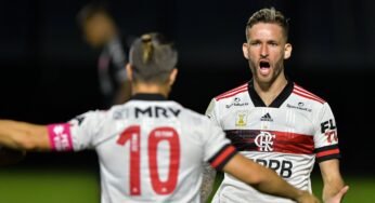 Flamengo vence Vasco de virada e segue na caça ao Atlético-MG