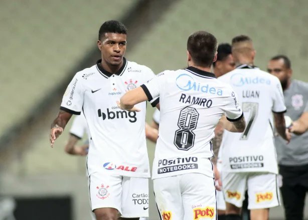 Corinthians perde para Ceará em despedida de Coelho