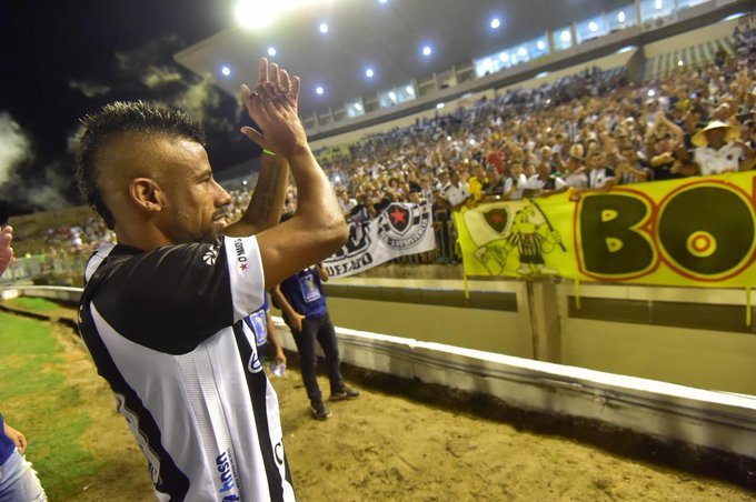 Botafogo-PB anuncia a saída de Léo Moura