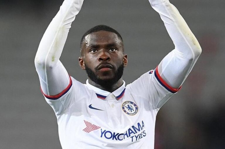 Fikayo Tomori fala sobre sua decisão de permanecer no Chelsea e não ir ao West Ham por empréstimo