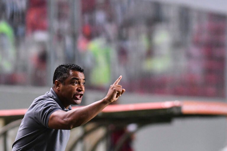 Roger Machado recusa treinar o Botafogo