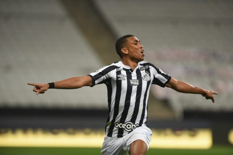 Madson explica versatilidade no Santos: “Polivalência é característica”