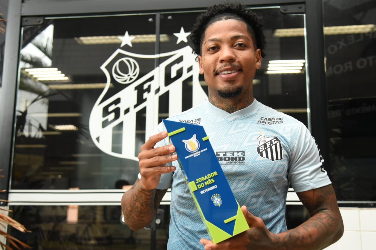 Marinho vence prêmio de melhor jogador do mês de setembro no Brasileirão