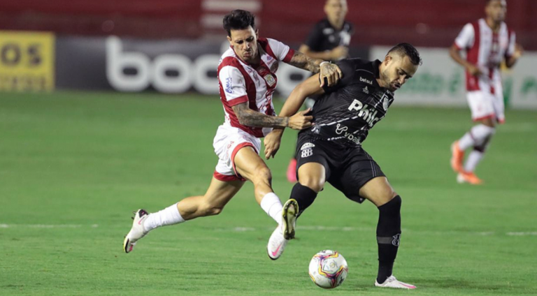 Ponte Preta vence Náutico em jogo de reviravoltas