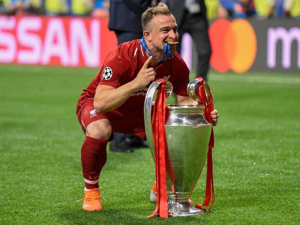 Shaqiri é mais um jogador do Liverpool a testar positivo para o novo coronavírus