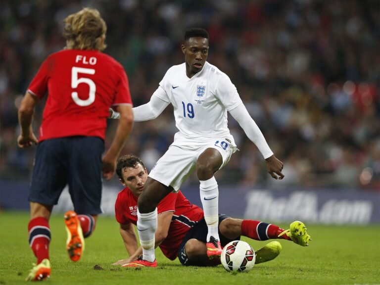 Welbeck está livre no mercado, após ser dispensado no Watford