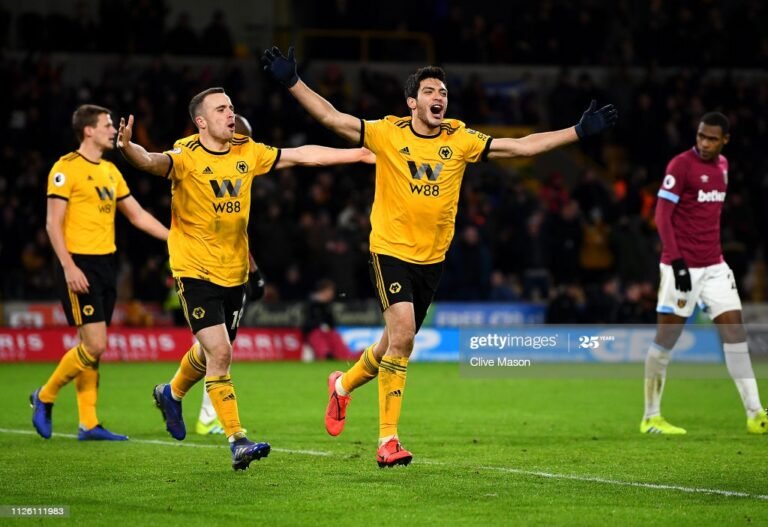 Raúl Jiménez renova seu contrato com o Wolverhampton