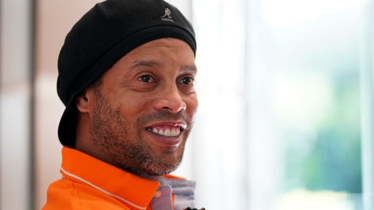 Ronaldinho Gaúcho testa positivo para a Covid-19