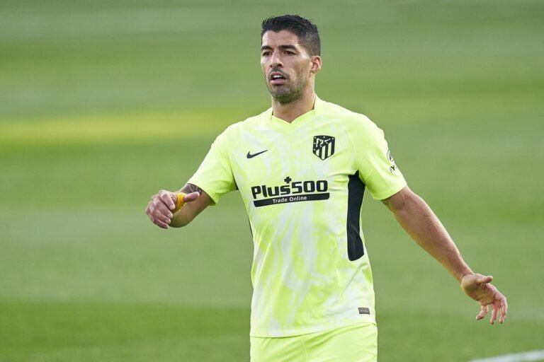 Suárez desabafa sobre saída conturbada do Barcelona