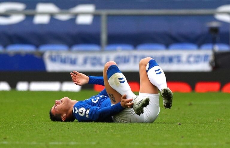 James Rodríguez tem lesão confirmada e desfalca Everton contra o Southampton
