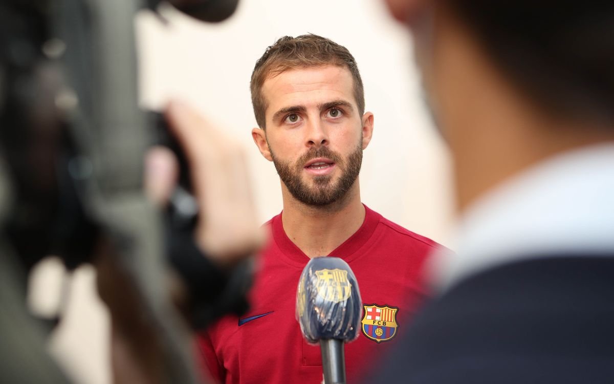 Pjanic sofre lesão no jogo entre Bósnia x Polônia e será desfalque para o Barcelona