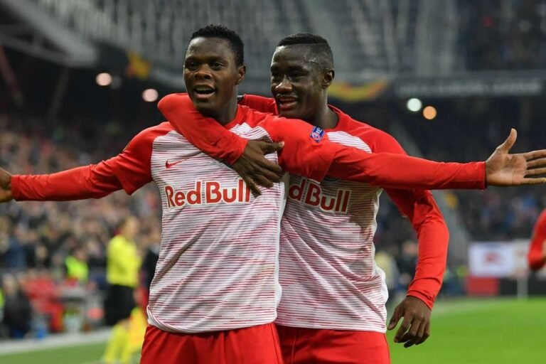 Patson Daka poderá ser o substituto de Agüero