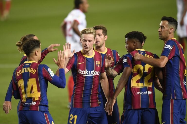 Tensão em Barcelona: jogadores não compareceram a reunião de negociação de salários