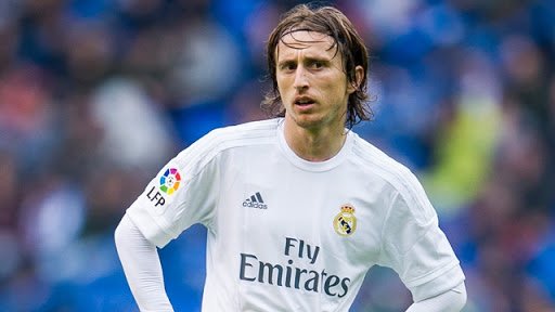 Dois clubes italianos aguardam a decisão do Real Madrid em relação a Modric
