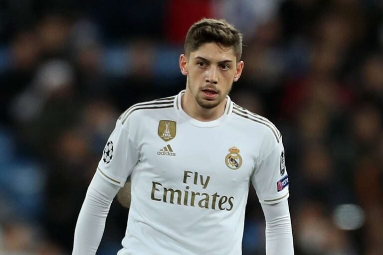 Valverde ficará um mês fora por lesão