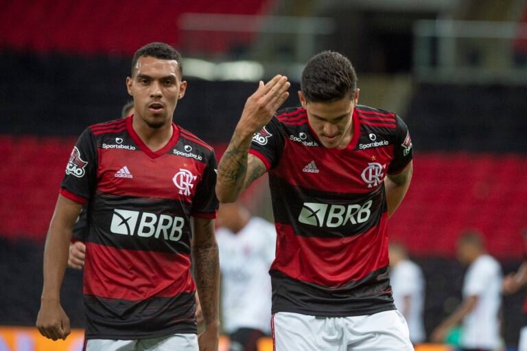 Flamengo vence Athletico Paranaense e alcança classificação às quartas da Copa do Brasil