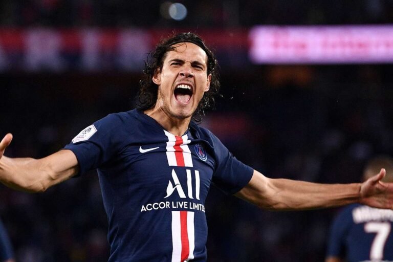 PSG se arrepende após saída de Cavani