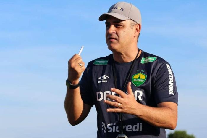 Horas antes do jogo contra o Grêmio, técnico deixa o Cuiabá para assumir o Fortaleza