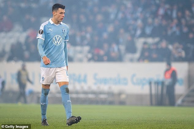 Milan e Chelsea disputam a contratação de jovem bósnio