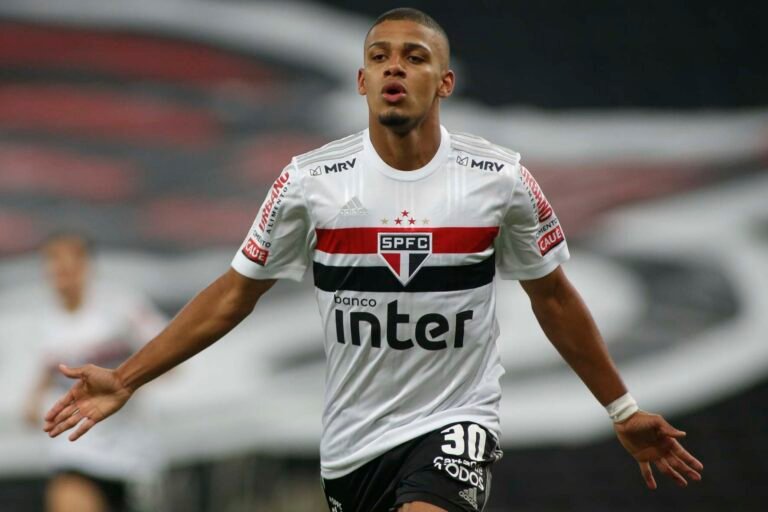 São Paulo discute renovação contratual com Brenner