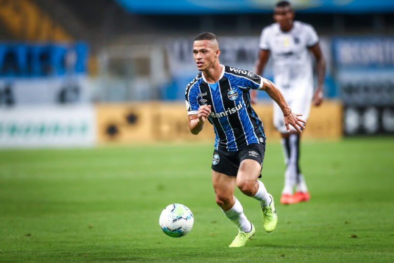 Grêmio poderá ter meio time de jogadores oriundos da base contra o Cuiabá